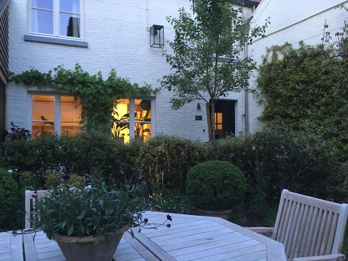The Herring'S Residence - Stylish Private Cottage With Breakfast In Historic Center - Adults-Only Brugia Zewnętrze zdjęcie